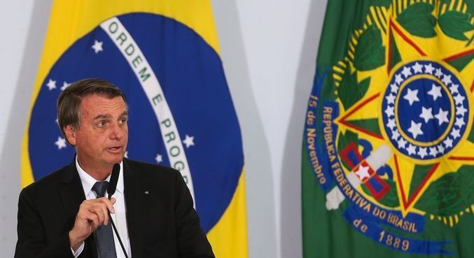 Bolsonaro afirma que alguns querem destino de Venezuela e Cuba para o Brasil