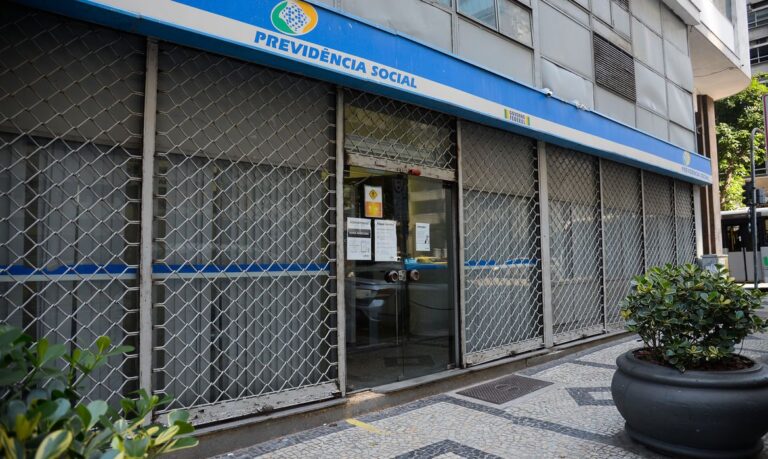 Deputados cobram apuração de fraude bilionária no INSS