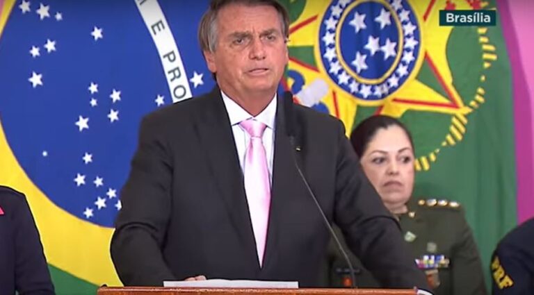 Boletim médico: Bolsonaro apresenta melhora clínica; Saiba detalhes
