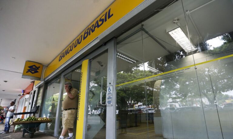 Banco do Brasil passa a fornecer comprovantes por WhatsApp nos terminais