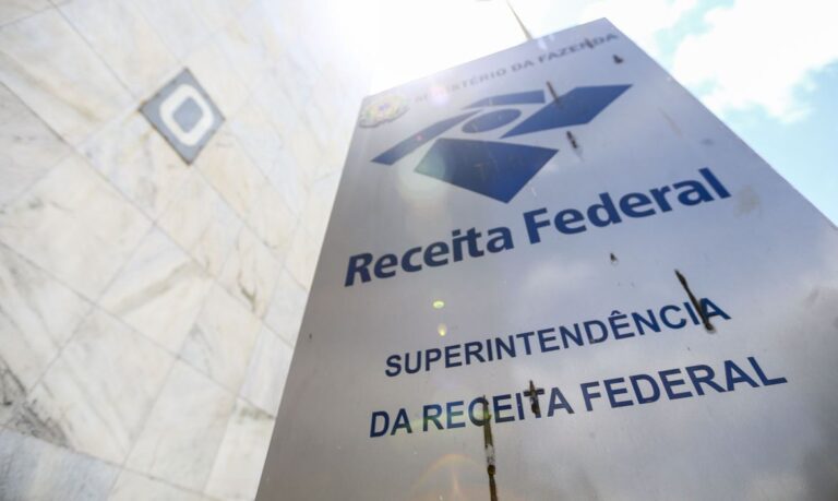 Arrecadação de julho tem queda, consolida desaceleração e pressiona contas públicas