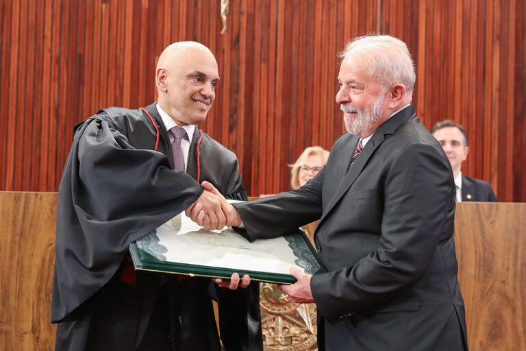 Moraes atende Governo Lula e impede visita de assessor de Trump a Bolsonaro; Saiba detalhes