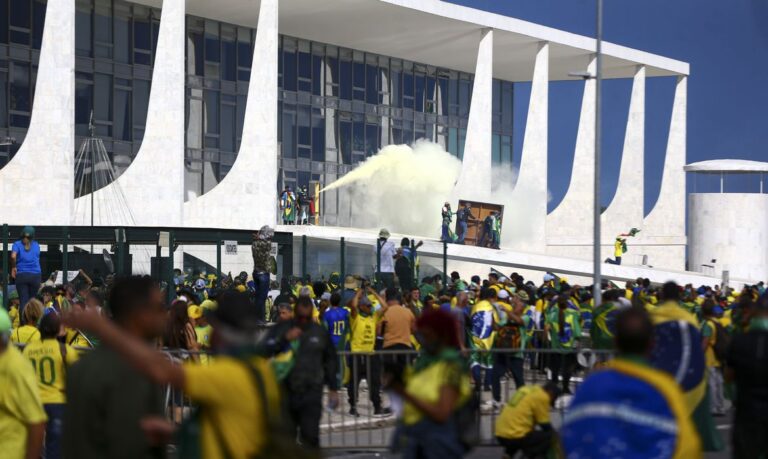 STF já tem maioria para tornar réus os primeiros 100 julgados por ‘8 de Janeiro’