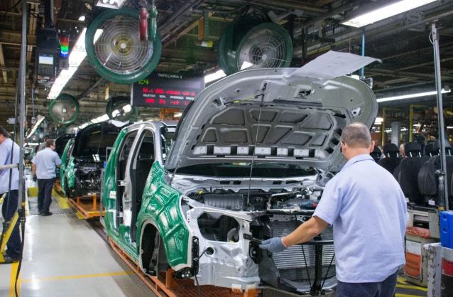 Com mercado fraco, Anfavea vê risco de montadoras deixarem o Brasil