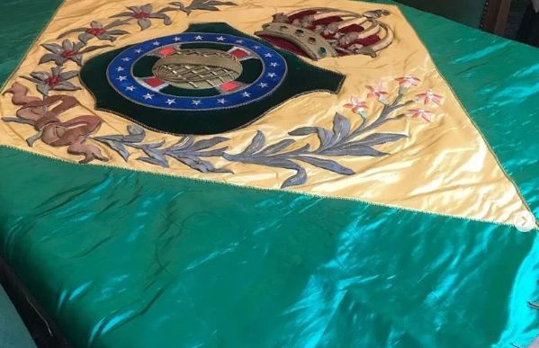 Processo contra desembargador que hasteou bandeira Imperial do Brasil é arquivado