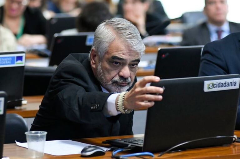 Senador do PT admite que partido está preocupado com possibilidade da direita ter maioria no senado