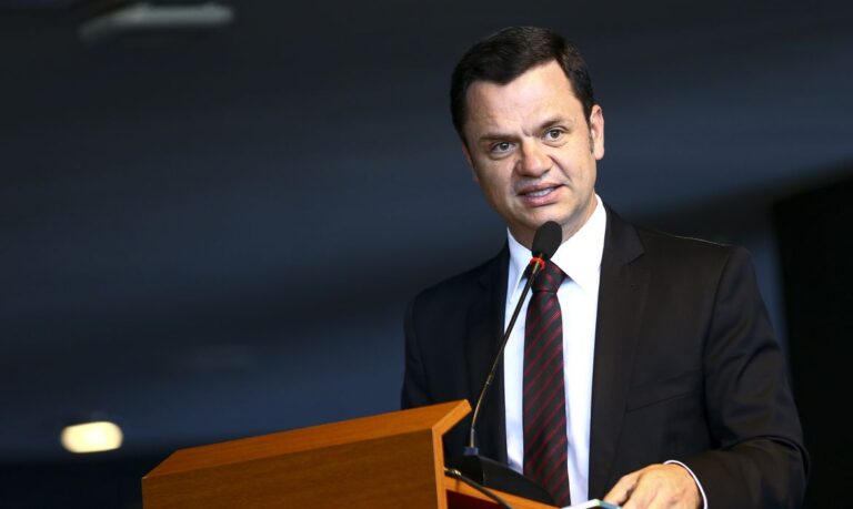 Moraes manda soltar Anderson Torres