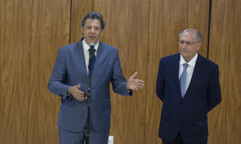 Desconto para ‘carro popular’ do governo será de no máximo R$ 8 mil