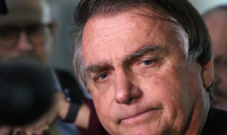 TSE condena Bolsonaro à inelegibilidade por oito anos