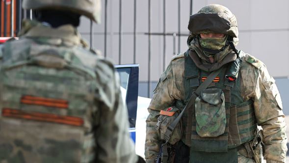 Mercenários rebeldes russos recuam antes de Moscou ‘para evitar derramamento de sangue’