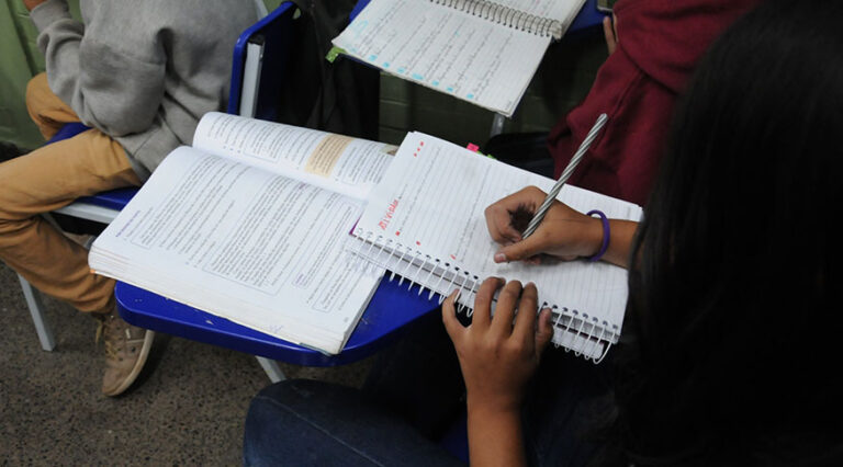 Taxa de analfabetismo cai entre 2019 e 2022