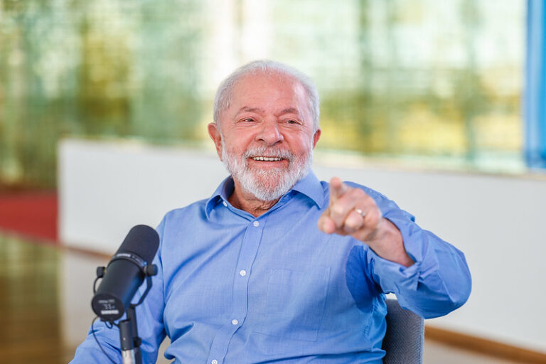 Lula reclama de comida em palácios e hotéis: “não é essas coisas”