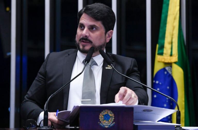 Senador revela que esposa pediu divórcio após busca e apreensão por ordem de Moraes