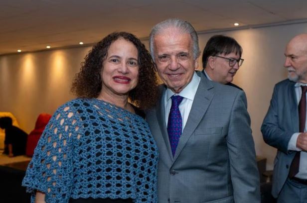 Ministro da Defesa de Lula vai à festa de 101 anos do Partido Comunista do Brasil