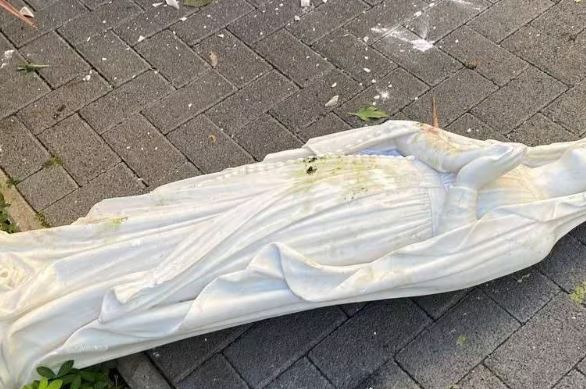 Mulher entra em igreja de SP e quebra imagem de Nossa Senhora de Lourdes