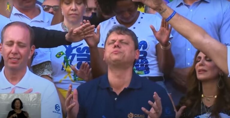 Governador Tarcísio de Freitas discursa na Marcha pra Jesus, em SP