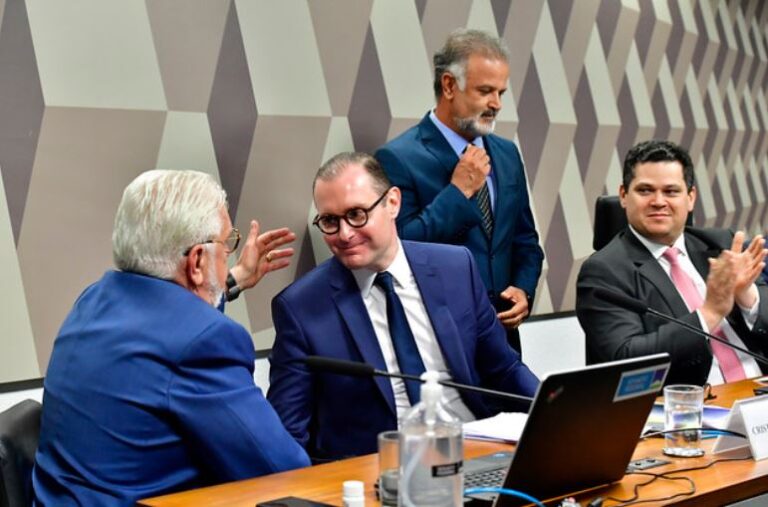 Advogado de Lula é o novo ministro do STF