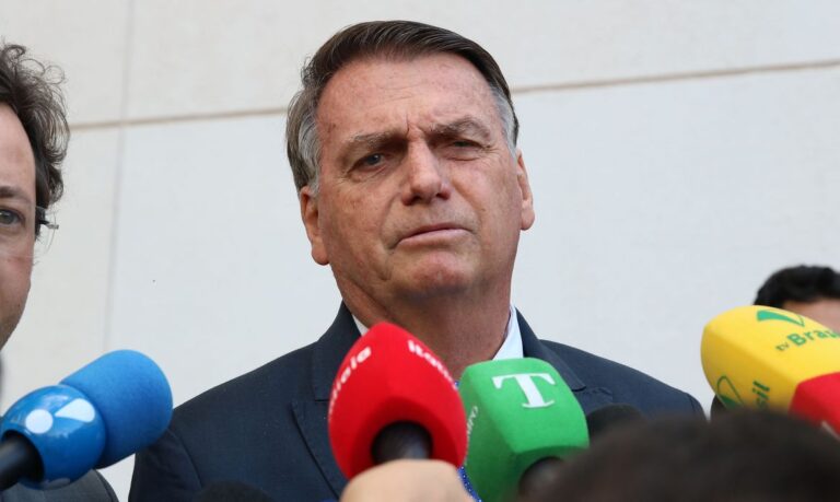 MPF quer dados de TODOS seguidores de Bolsonaro nas redes sociais