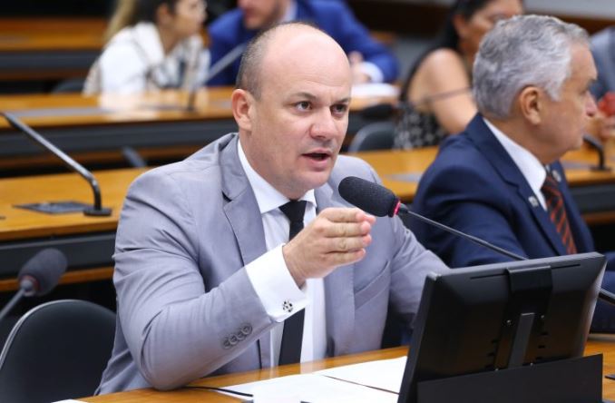 Deputado do PL quer cotas em universidades federais para agentes de segurança pública