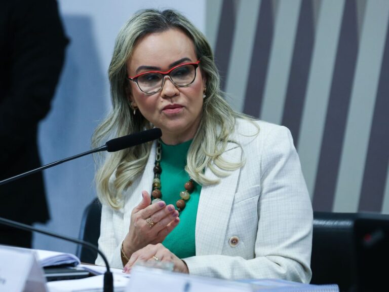 Cai a Ministra do Turismo