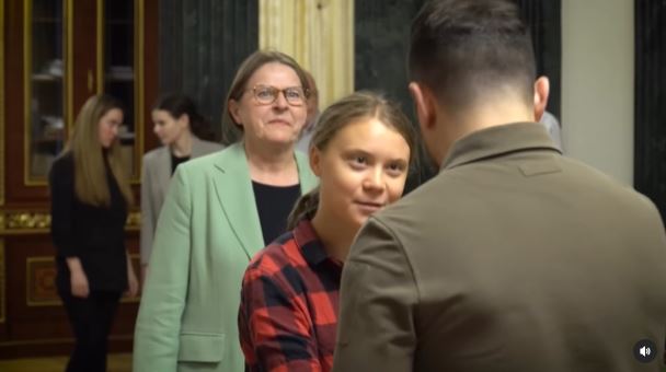 Zelensky se reúne com Greta Thunberg para discutir ‘efeito da guerra na ecologia’