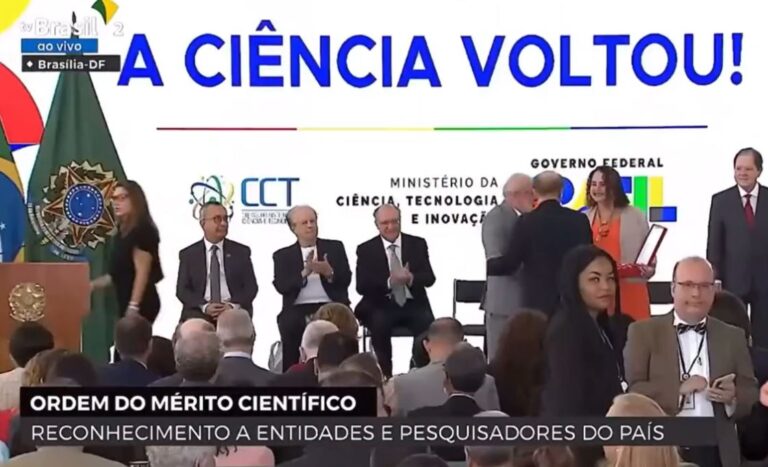 Janja dá dura bronca ao vivo em cerimonialista durante evento no Palácio