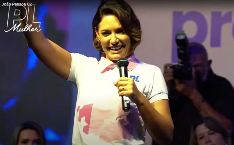 Michelle Bolsonaro fala em “desejo, de coração, de chegar à Presidência”