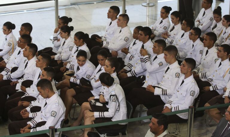 Programa de escolas cívico-militares no RS é questionado no STF