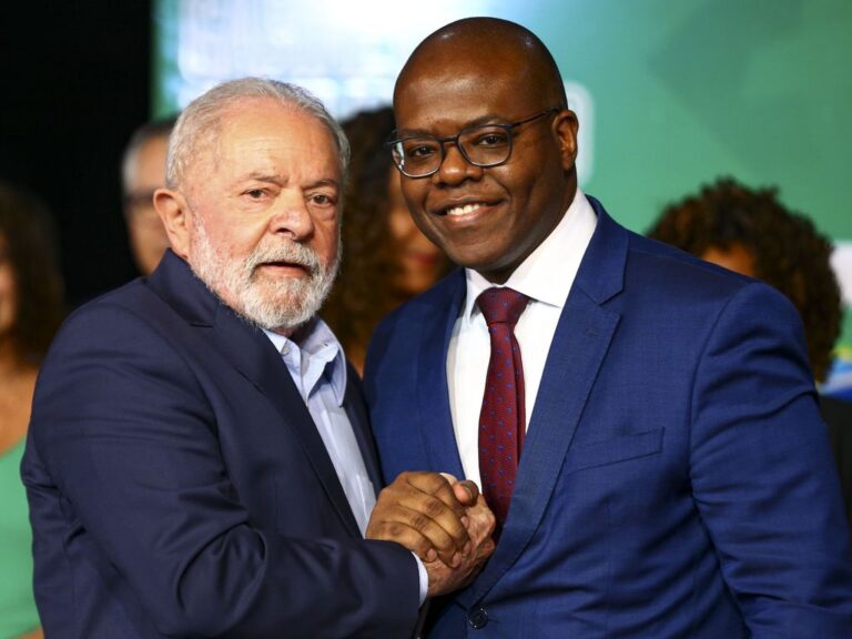 Ministro dos Direitos Humanos defende Lula sobre agradecer África pelo que foi produzido na escravidão