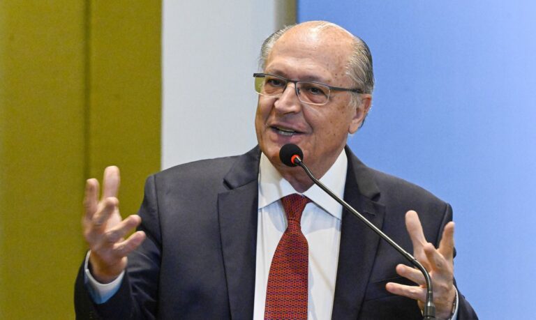 Alckmin confirma que governo quer elevar percentual de álcool na gasolina