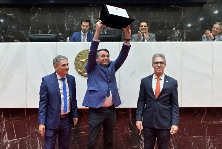 Bolsonaro recebe título de cidadão honorário de Minas Gerais