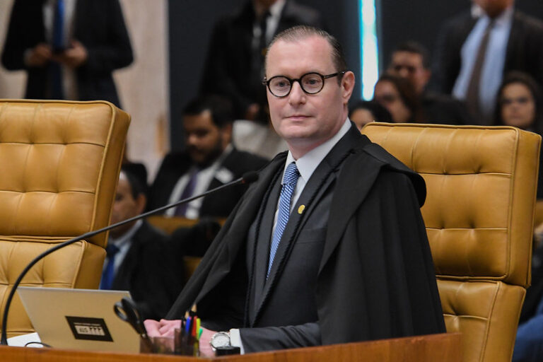 Em estreia, Zanin vota pelo juiz de garantias e extingue processo contra acusados de estelionato