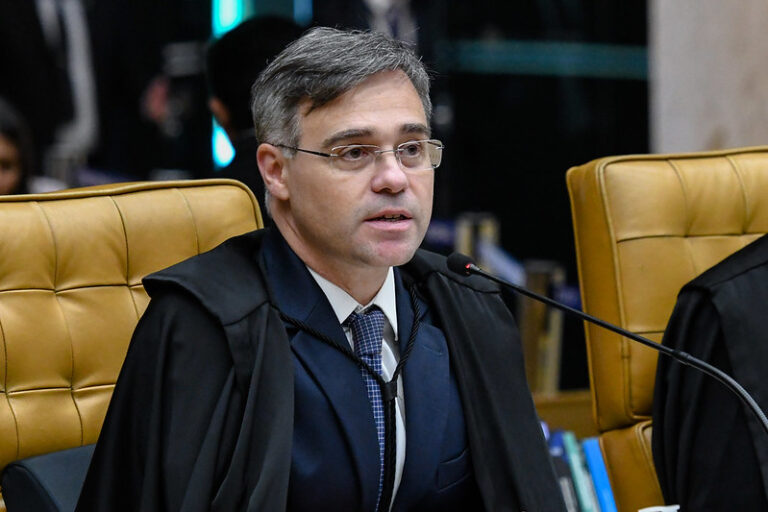 A desconfiança de Mendonça sobre o áudio de Flávio