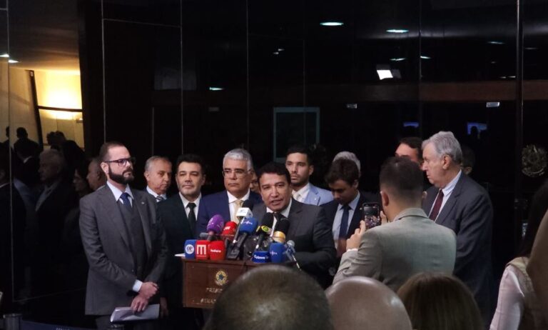 Oposição vai à PGR contra Dino por imagens do ‘8 de Janeiro’