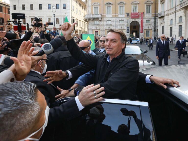 Bolsonaro inicia processo para reconhecer a cidadania italiana, diz site especializado