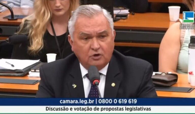 Deputado General Girão denuncia ter levado dois tapas no peito de Flávio Dino