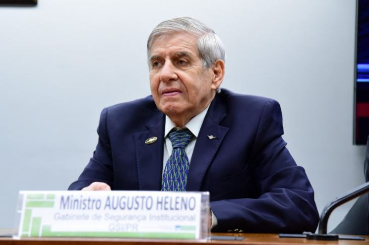 Moraes recebe laudos de Alzheimer de Heleno, mas faz novas exigências; Saiba quais