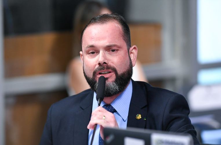 Senador explica por que não assinou CPI para investigar Moraes e Toffoli