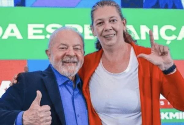 Lula demite Ana Moser do Ministério do Esporte para dar cargo ao partido de Lira