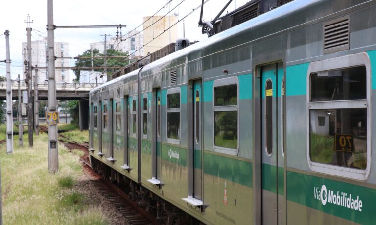 Metrô, CPTM e Sabesp agendam greve política em SP contra privatizações