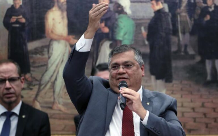 Dino alega “falta de segurança” para não ir, de novo, a audiência na Câmara
