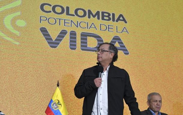 Colômbia: socialista Petros não aceita resultado da eleição