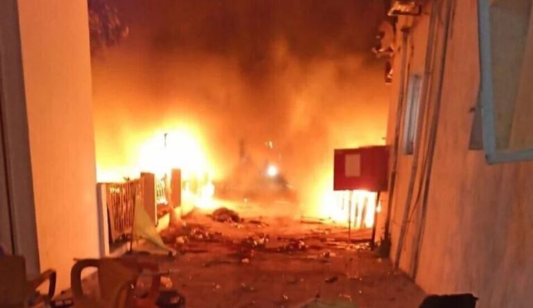 Ataque aéreo deixa centenas de mortos em hospital de Gaza; Israel culpa o próprio Hamas