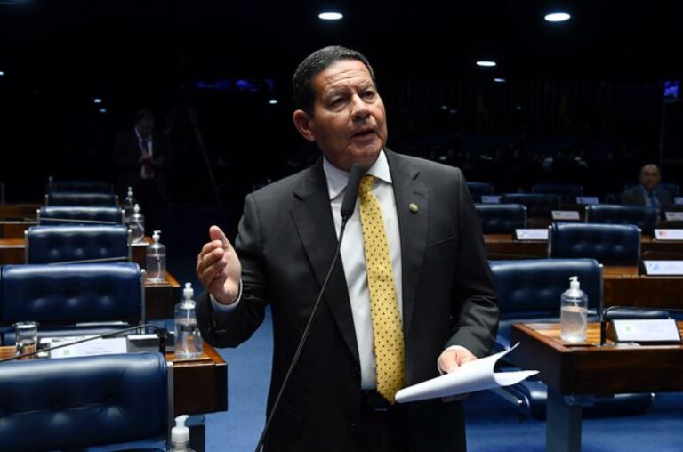 Mourão apresenta projeto para anistiar condenados pelo ‘8 de janeiro’