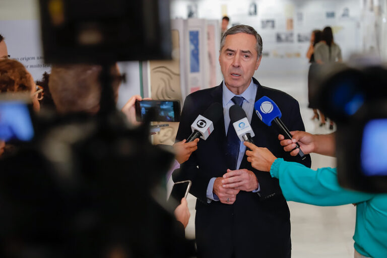 Barroso: “Antigamente jornais embrulhavam peixe do dia seguinte e deixavam de ser fonte de informação falsa”