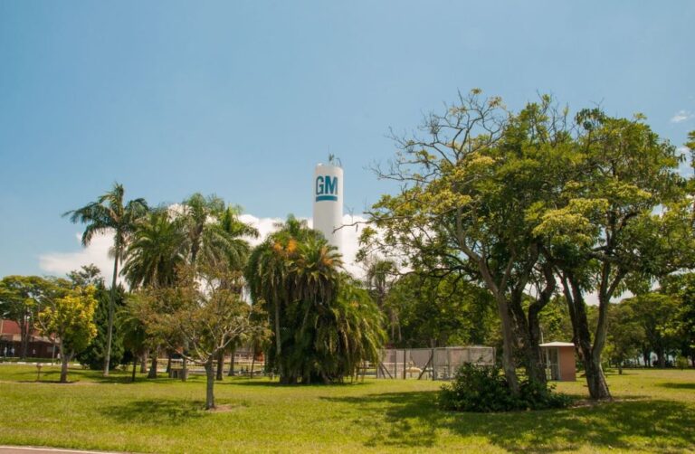 Justiça do Trabalho manda GM reintegrar mais de 800 demitidos em São José dos Campos