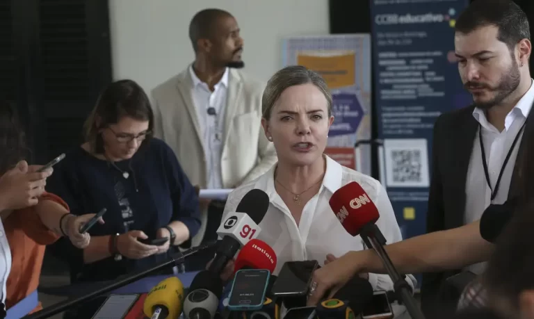 Fachin vota por rejeitar mais uma denúncia contra petista Gleisi Hoffmann