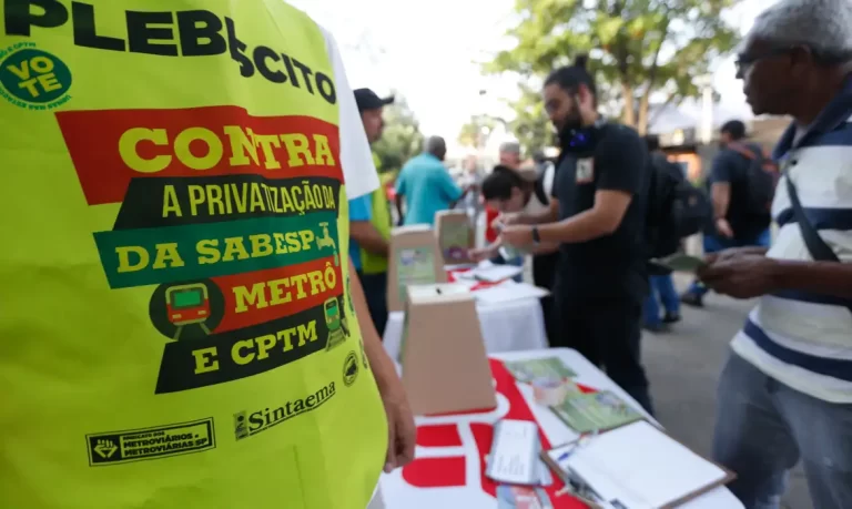 Funcionalismo público de São Paulo anuncia greve geral para terça (28) contra privatizações