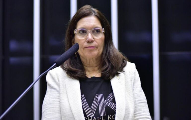 Deputada Bia Kicis (PL) elogia indicação de Lula para PGR: “conservador”