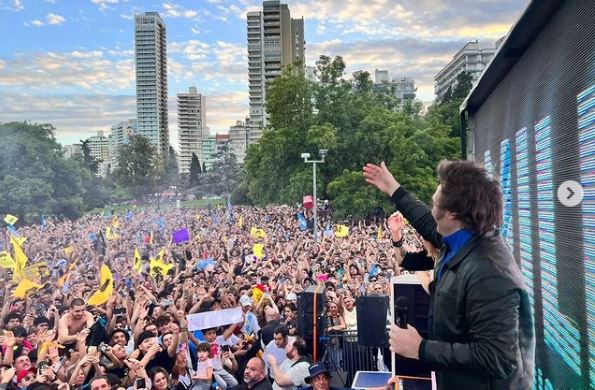 Bolsonaro parabeniza Milei pela vitória; Lula desejar sorte “ao novo governo”